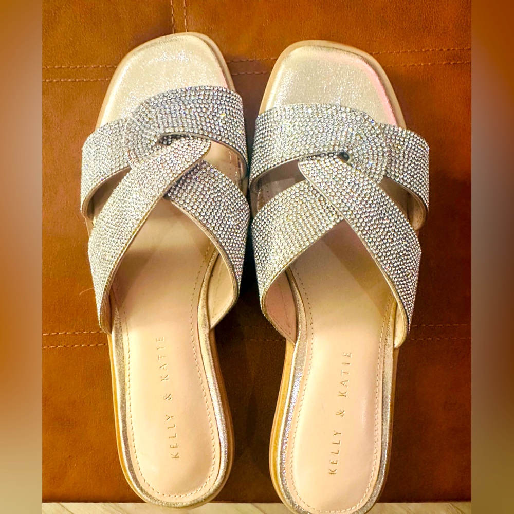 NEVER WORN/NEW Kelly and Katie, size 9 sandals, low heel with rhinestones
